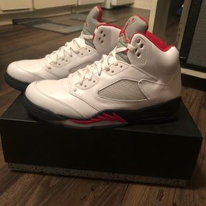 2013 Fire Red Jordan 5’s